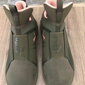 Women's Puma Sneakers